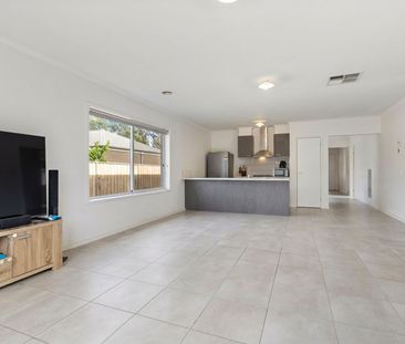 43 AXFORD BOULEVARD, Wodonga VIC 3690 - House For Rent | Domain - Photo 2