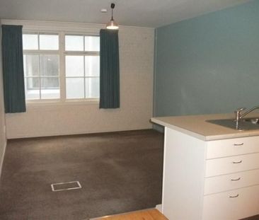 City Centre Studio Apartment - Secure and Great Location - Photo 3