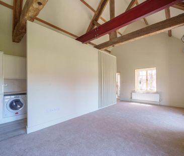 1 bedroom semi-detached bungalow to rent - Photo 2