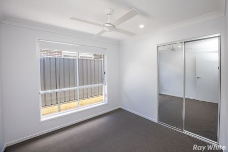 STUNNING 4-BEDROOM DUPLEX IN FORSTER!! - Photo 4