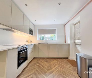 Bedford Road, Ruislip, HA4 - Photo 2