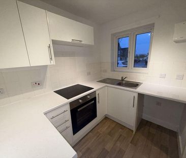 2 bedroom terraced house to rent - Photo 6