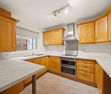 The Farthings, Kingston Upon Thames, Surrey, KT2 - Photo 5