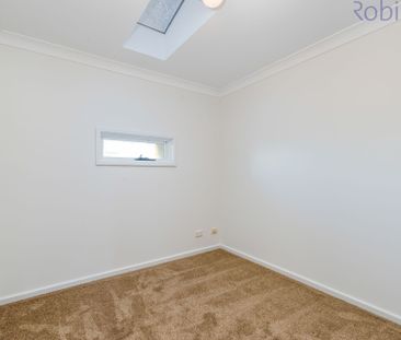 Two storey two bedroom apartment one block from Newcastle Beach! - Photo 5