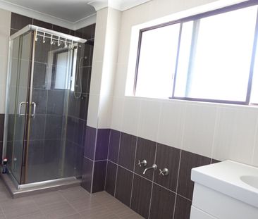 Stunning Renovated Townhouse – a Must-See! - Photo 6