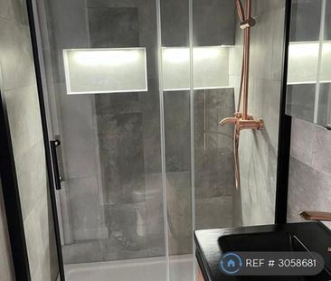3 bedroom flat to rent - Photo 5