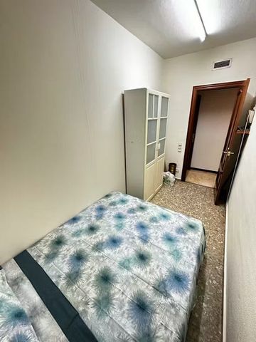 Carrer de Padilla, Barcelona, Catalonia 08013 - Photo 4