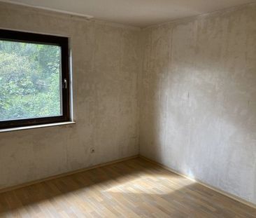 Wohnglück - großzügige 4-Zimmer-Wohnung (WBS) - Foto 6