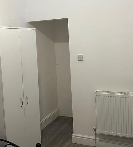 Lacey Street, Widnes, Cheshire, WA8 7SQ - Photo 2