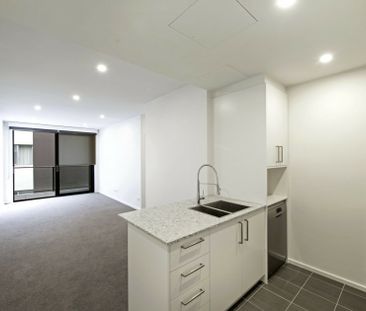 One Bedroom Plus Separate Study! - Photo 3