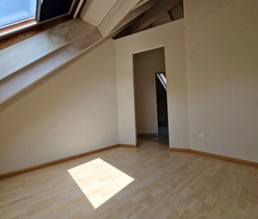 Living in the attic - Photo 5