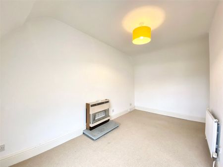 1 Bedroom - Photo 2