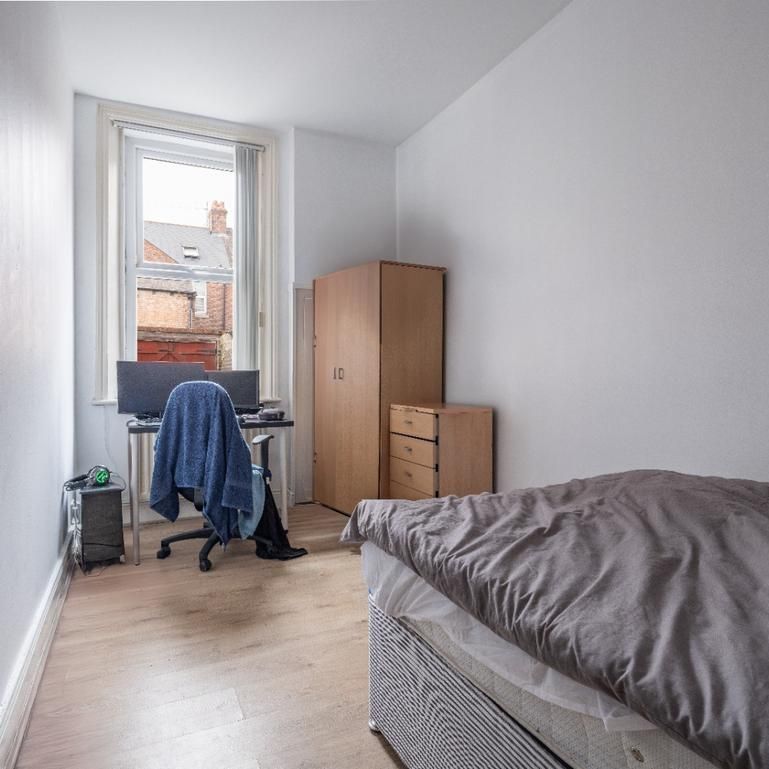 3 bedroom flat to rent - Photo 1