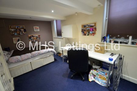 3 Bedroom Mid Terraced House for rent in Beamsley Grove - Photo 4