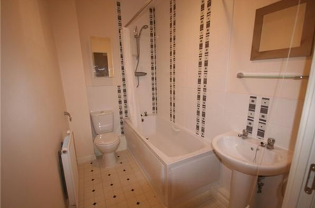 2 bedroom flat to rent - Photo 4