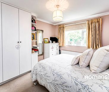 Lillibrooke Crescent, Maidenhead, Berkshire, SL6 - Photo 1