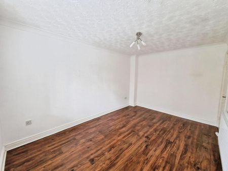 3 bedroom terraced house to rent - Photo 2