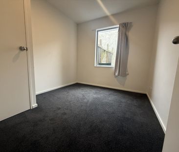 Spacious 5 Bedroom Home in Addington - Photo 4