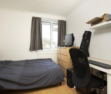 4 bedroom house to rent - Photo 2