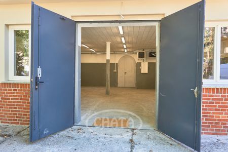 Wolnostojący budynek produkcyjno-mieszkalny - Zdjęcie 3