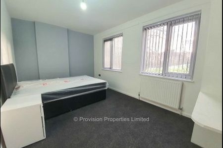 4 Bedroom Houses for Rent - Photo 4