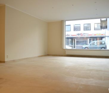 Gelijkvloers appartement met 2 slaapkamers in centrum van Gullegem - Photo 1