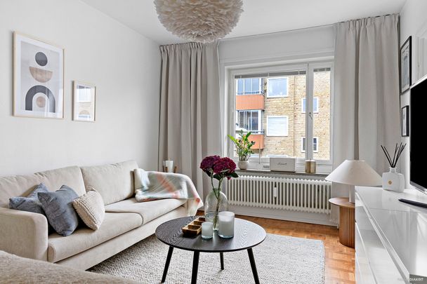 Arvid Mörnes väg, Bromma - Photo 1