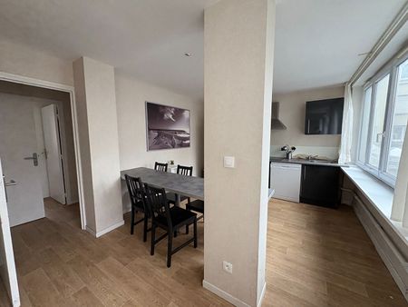 T5 MEUBLE en souplex de 121,86 m2, rue du Molinel – Centre / République réf 1511-3 - Photo 4