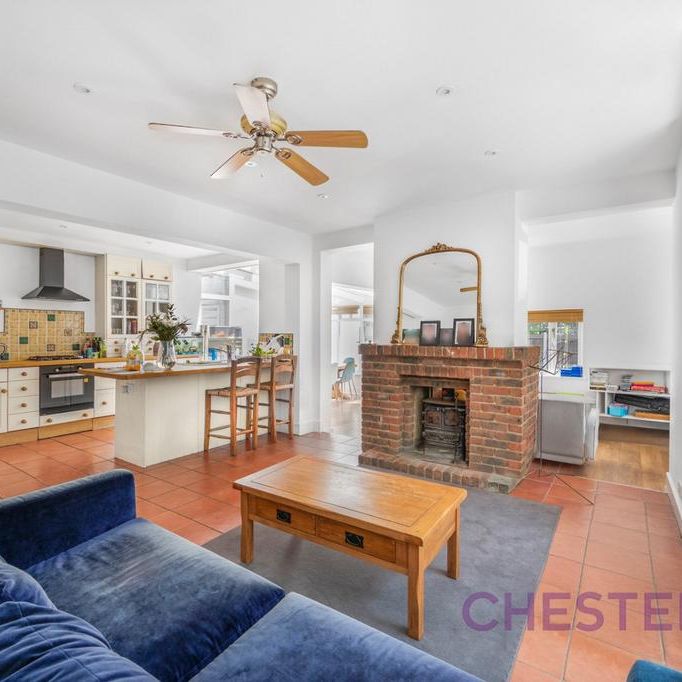 5 bedroom detached house to rent - Photo 1