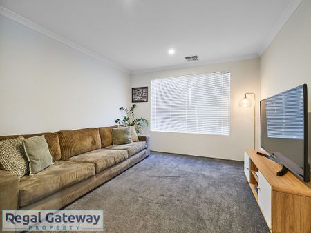 25 Jarrahdene Street, PIARA WATERS WA 6112 - Photo 3