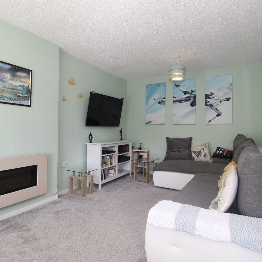 Alden Avenue, Leeds, Morley - Photo 1