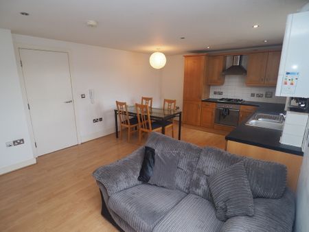 2 bedroom to let - Photo 3
