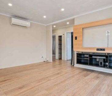 3 bedroom 1+ bathroom water included in rent - Photo 5