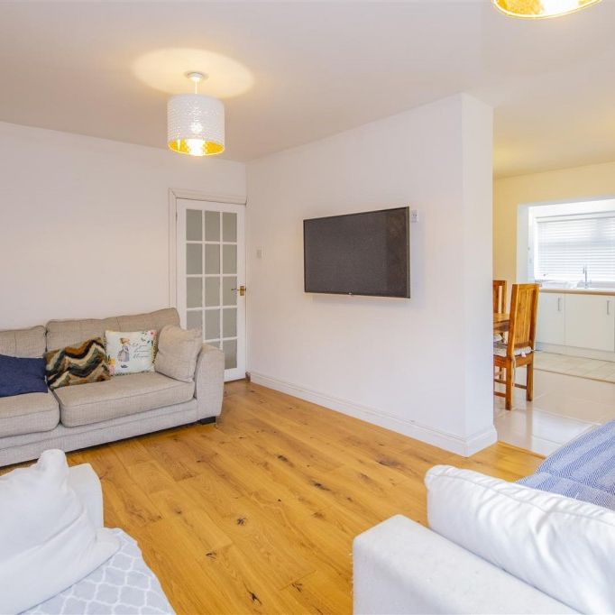 3 bed Bungalow To Let - Photo 1