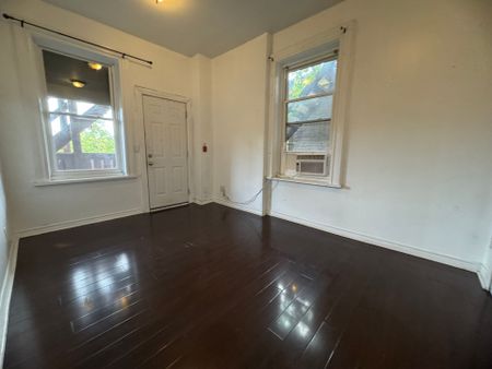 For Lease - 139 1/2 John Street Unit# 5, Hamilton, Ontario - Photo 3