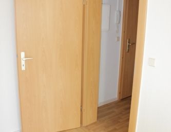 Einzug ab 01.03.2026 möglich. Gemütliche Singlewohnung in ruhiger Wohnlage mit Balkon und Aufzug! - Foto 1