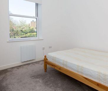 2 Bedroom, 1 bath, 1 reception Flat - Photo 1