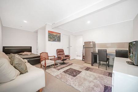 Charming 2BR Unit in Glendowie! - Photo 5