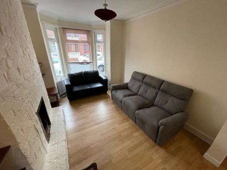 3 St Albans Gardens, Belfast, BT9 5DR - Photo 2