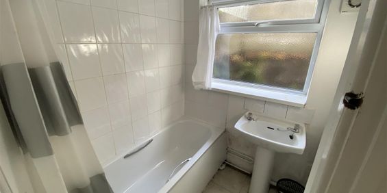 Room For Rent Old Park Terrace, Pontypridd - Photo 3