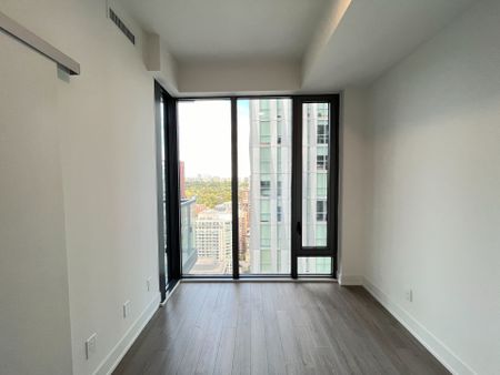For Lease - 8 Cumberland Street Unit# 2702, Toronto, Ontario - Photo 5