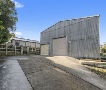 Private residence with large barn shed - Photo 6