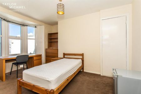 1 bedroom in a house share to rent - Photo 5