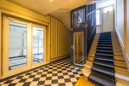 location Appartement T7 DE 250m² À PARIS - Photo 5