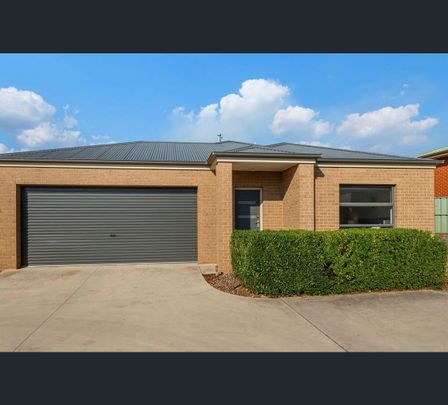 1 Lorne Terrace, Flora Hill, Vic 3550 - Photo 1
