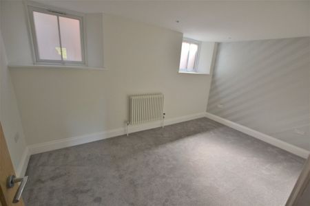 A 2 Bedroom Apartment Instruction to Let in St Leonards-on-Sea - Photo 3