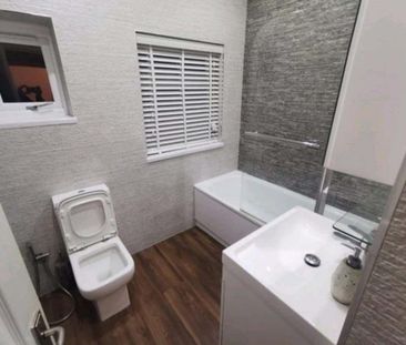 5 bedroom flat share to rent - Photo 5