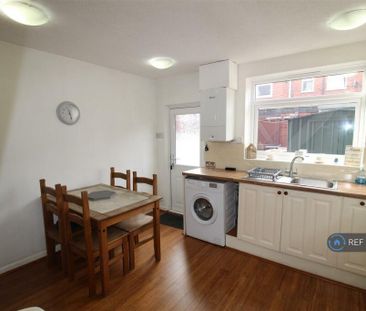 2 bedroom terraced house to rent - Photo 6