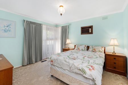 45 Sevenoaks Rd, Burwood East VIC 3151 - House For Rent | Domain - Photo 5