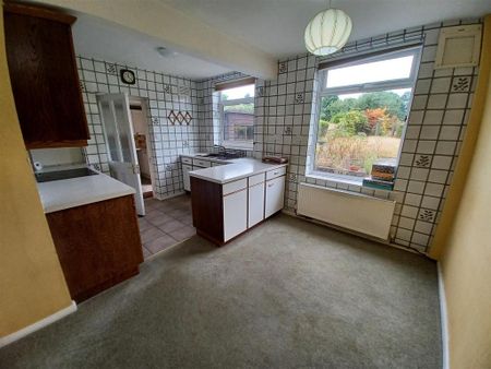 4 bedroom detached house to rent - Photo 2